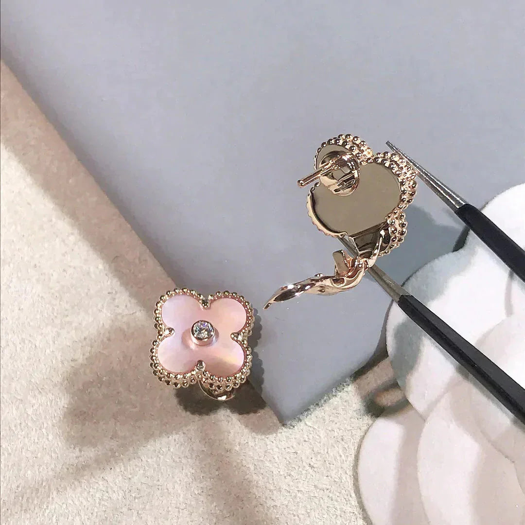 TimiCLOVER MEDIUM 1 MOTIFS  PINK MOP DIAMOND EARRINGS
