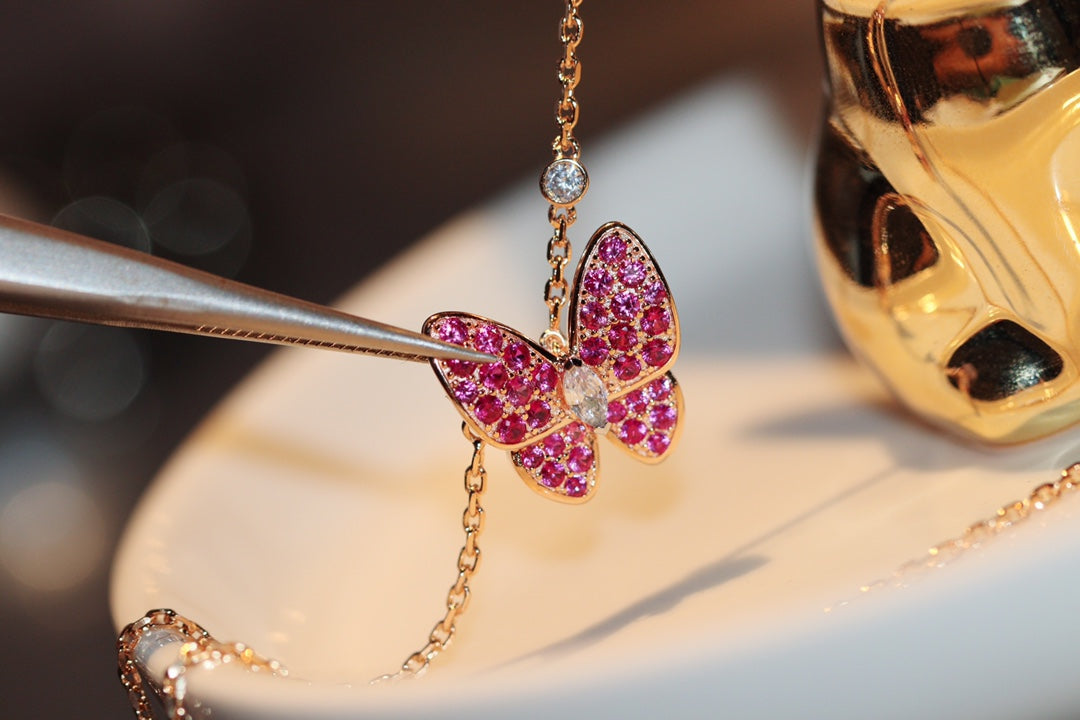 TimiBUTTERFLY RED DIAMOND ROSE GOLD NECKLACE