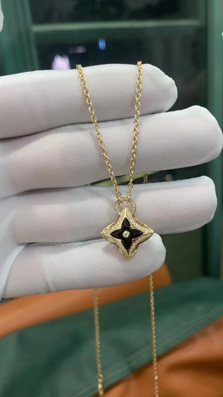 TimiSTAR PEDANT PINK GOLD DIAMOND NECKLACE