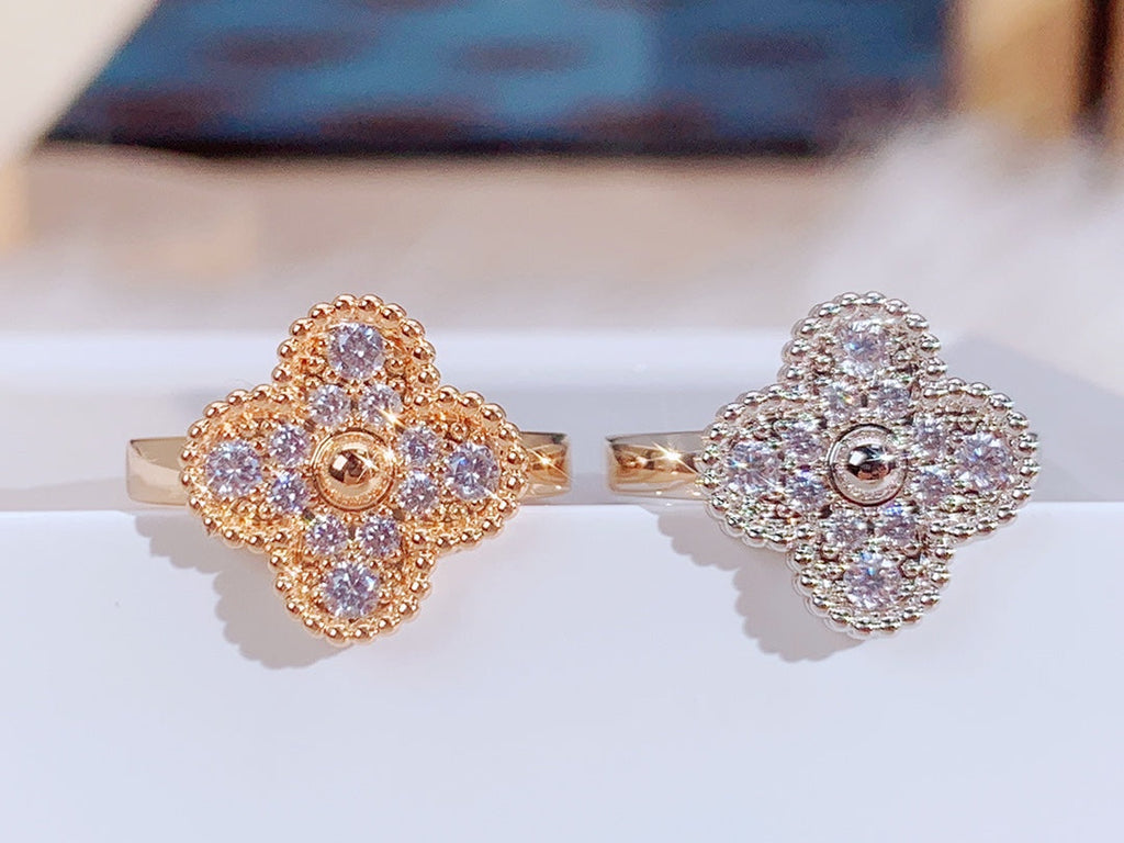 TimiCLOVER DIAMOND RING