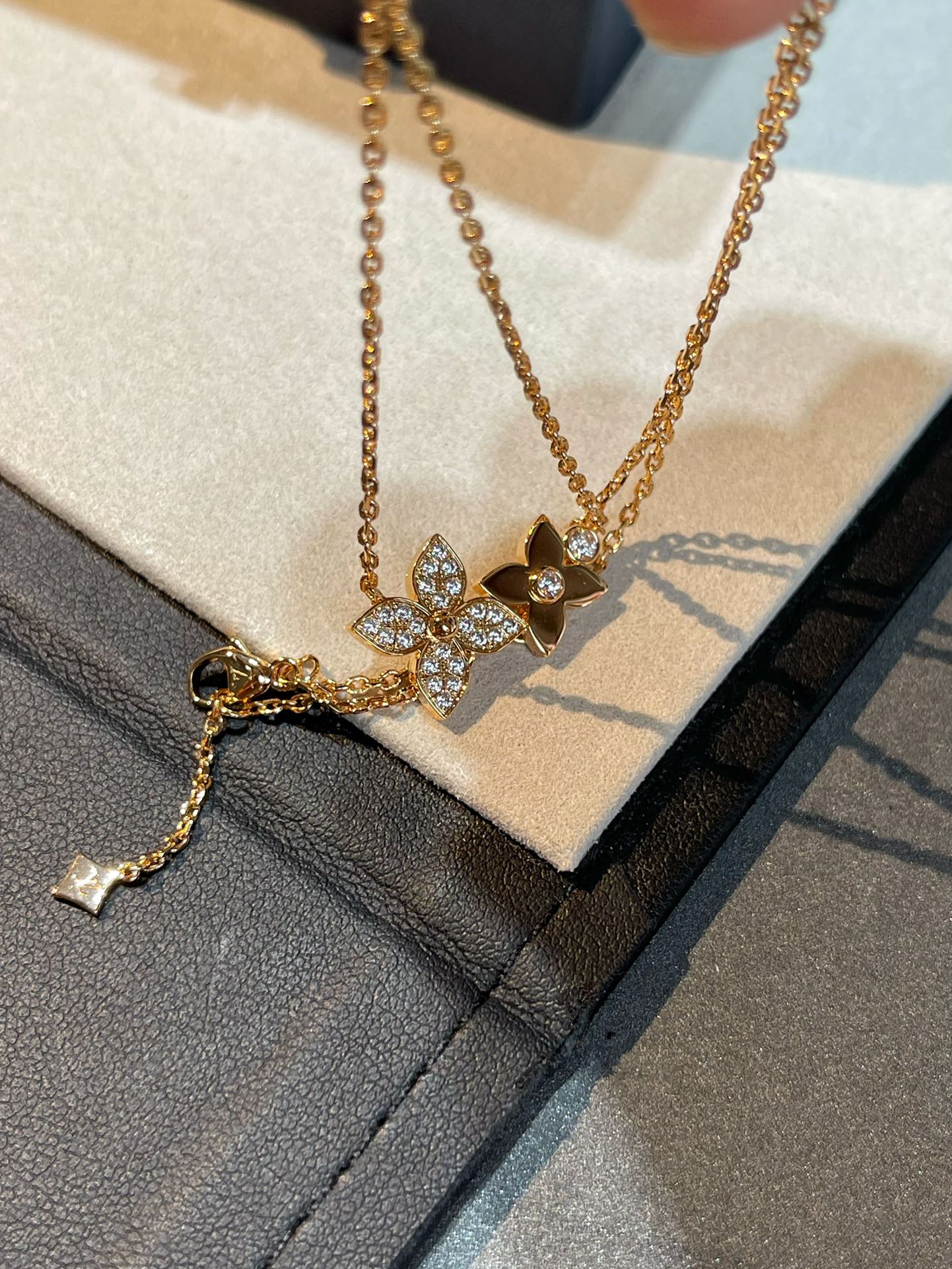 TimiSTAR BLOSSOM NECKLACE PINK GOLD DIAMONDS