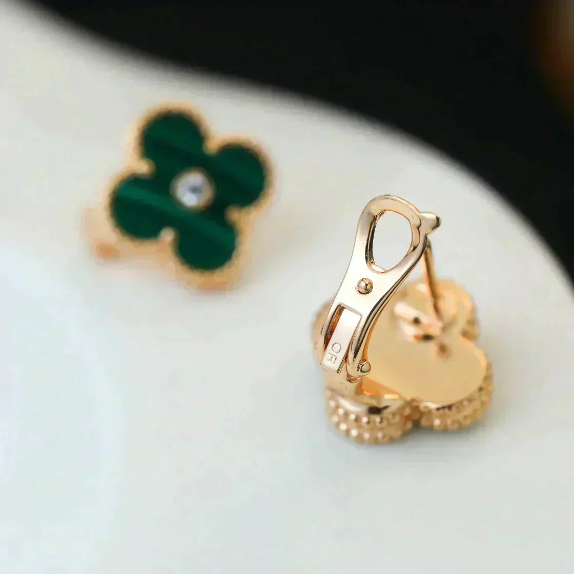 ¡®Timi¡¯CLOVER MEDIUM 1 MOTIFS MALACHITE DIAMOND EARRINGS