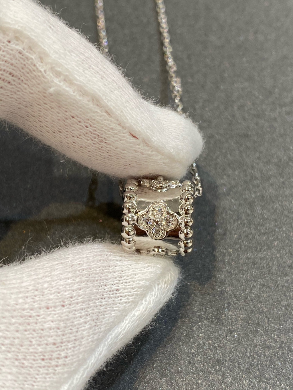 TimiPERLEE PEDANT SIVLER DIAMOND NECKLACE