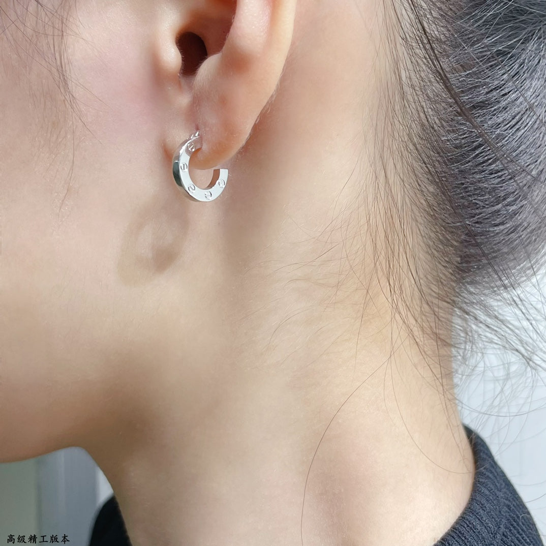¡®Timi¡¯LOVE MINI EARRINGS
