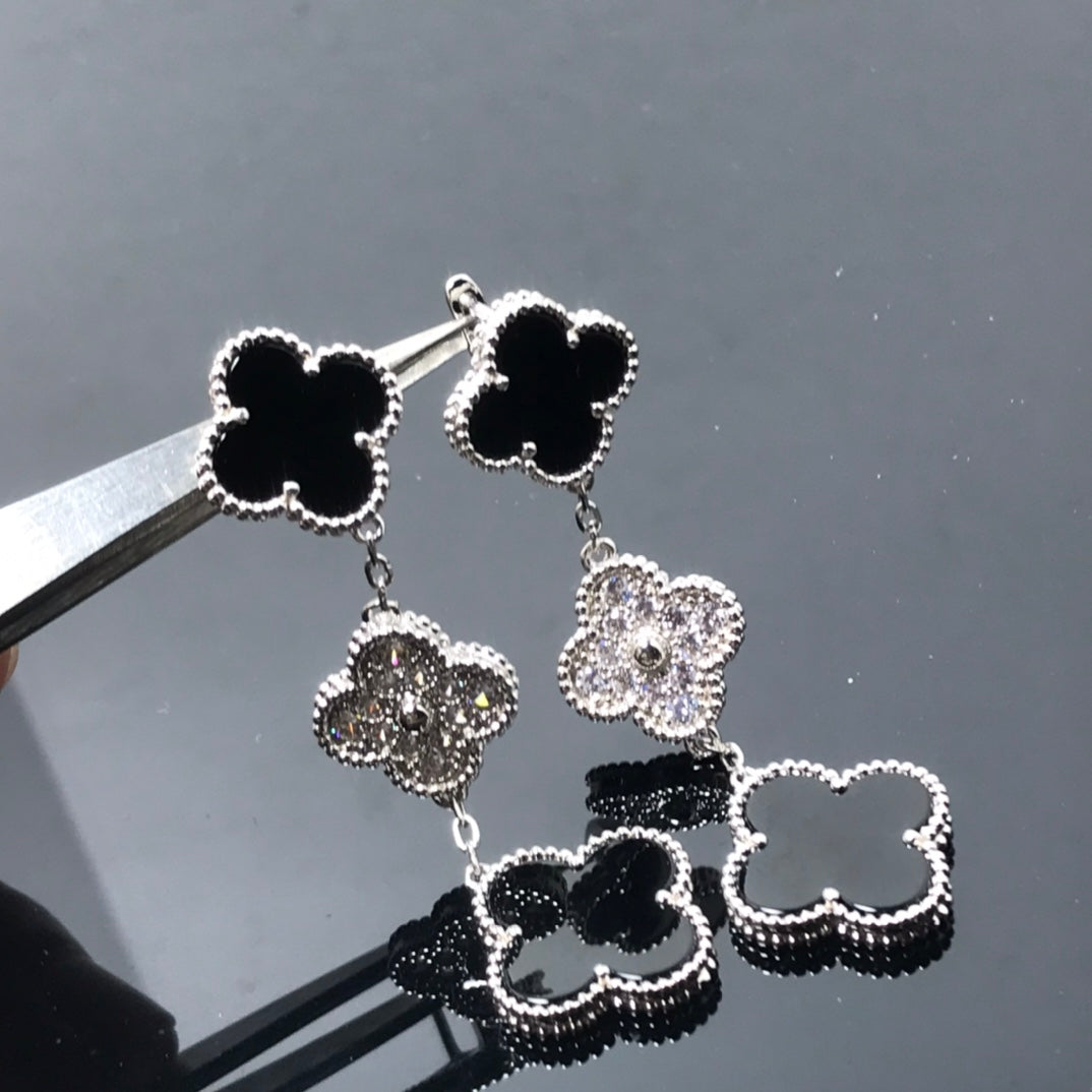TimiCLOVER 3 MOTIF DIAMOND ONYX SILVER EARRINGS