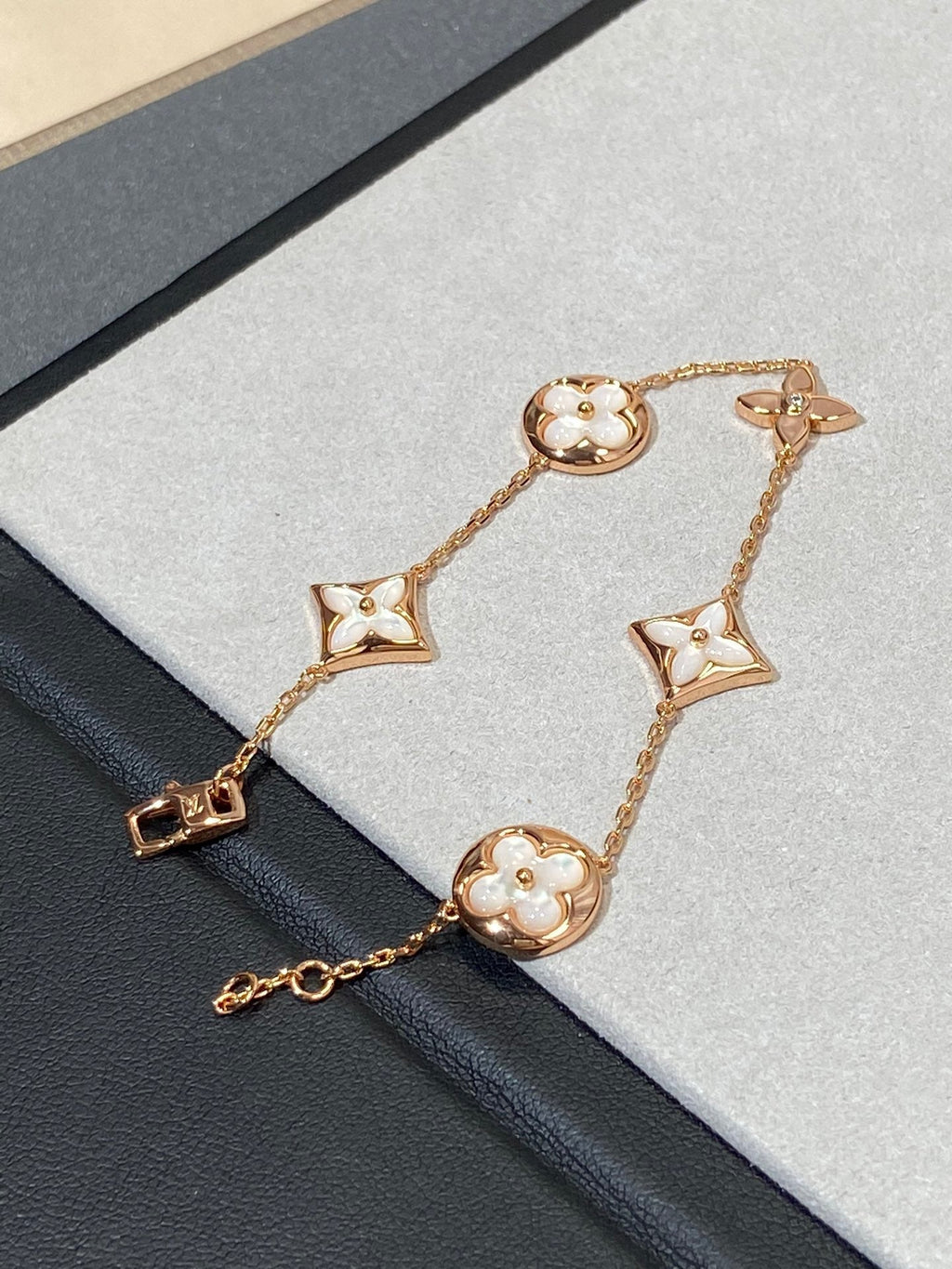 TimiSTAR AND SUN 5 MOTIF MOP PINK GOLD BRACELET