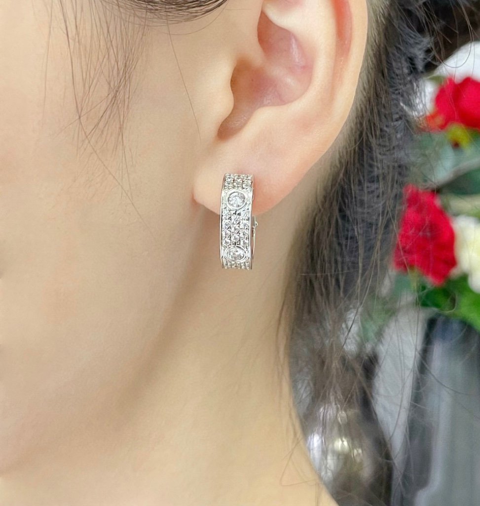 TimiLOVE 5.5MM DIAMOND PAVED EARRINGS
