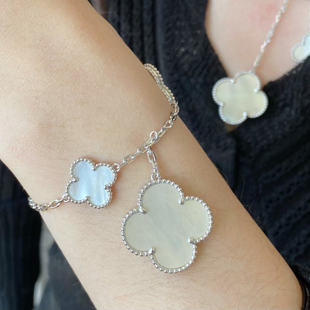 ¡®Timi¡¯CLOVER 5 MOTIF WHITE MOP SILVER BRACELET