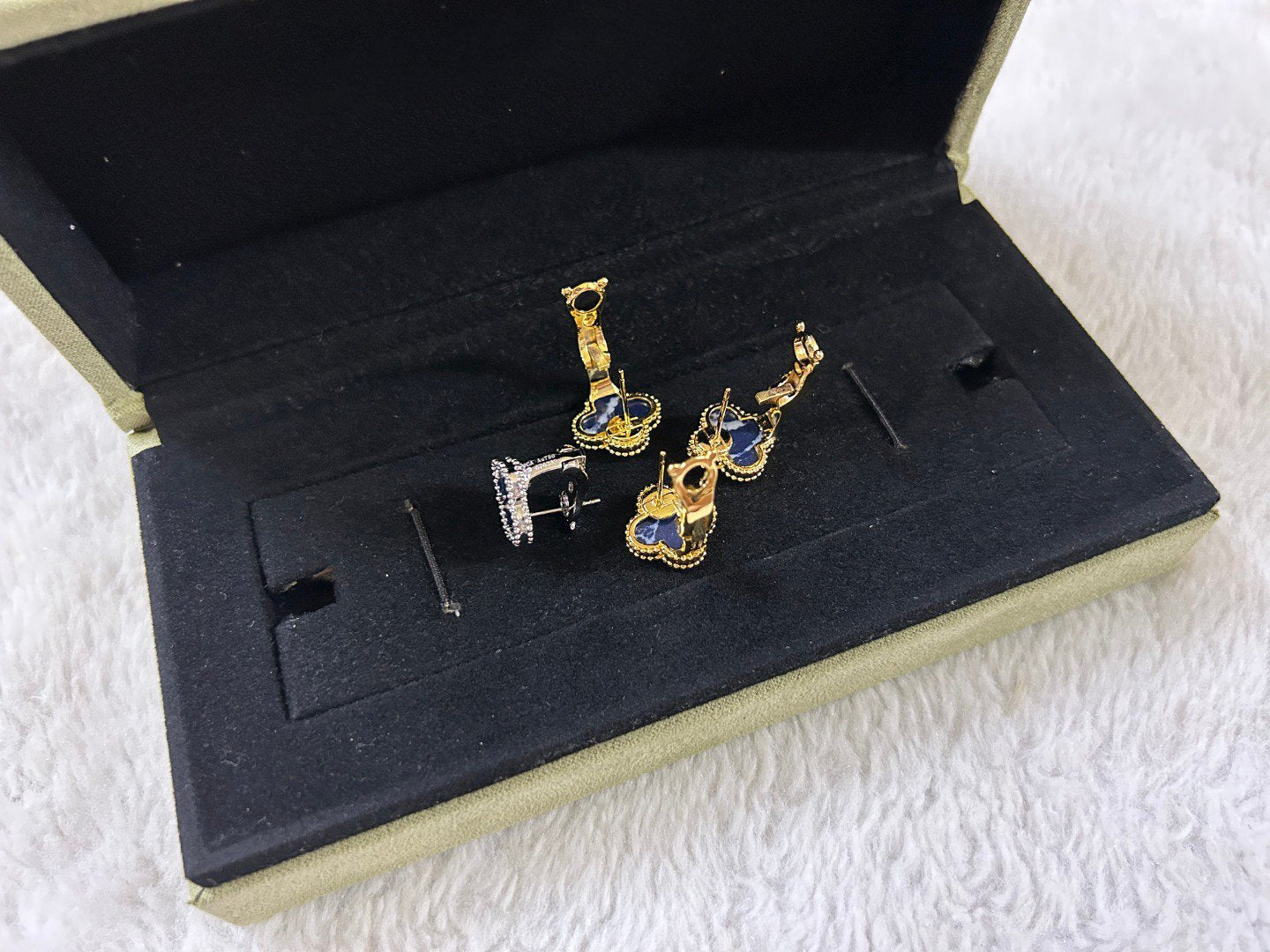 TimiCLOVER PIETERSITE MEDIUM STUD EARRINGS