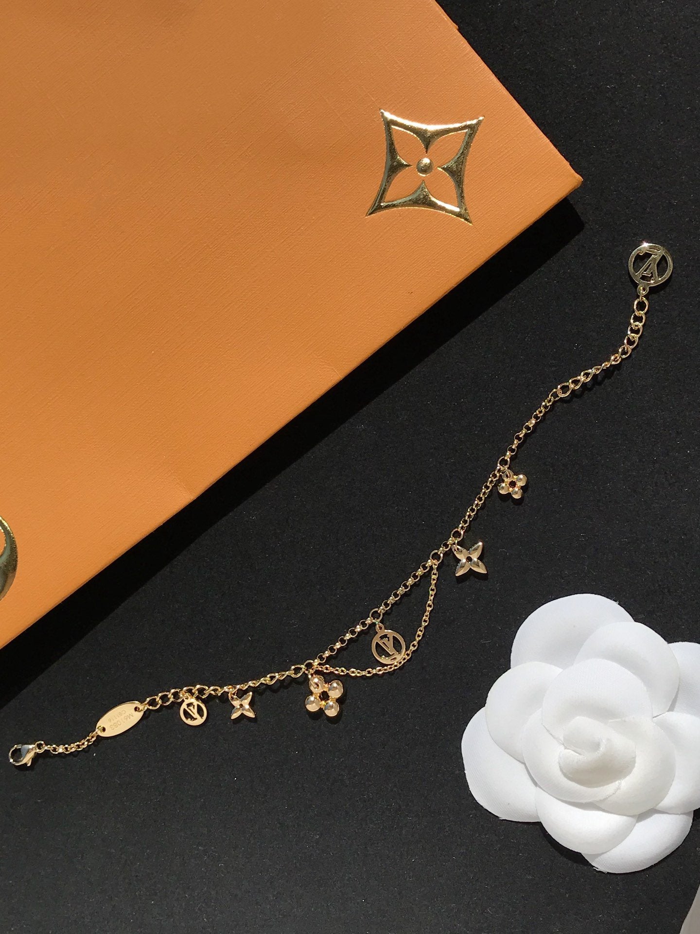 TimiBLOOMING PINK GOLD MOP BRACELET