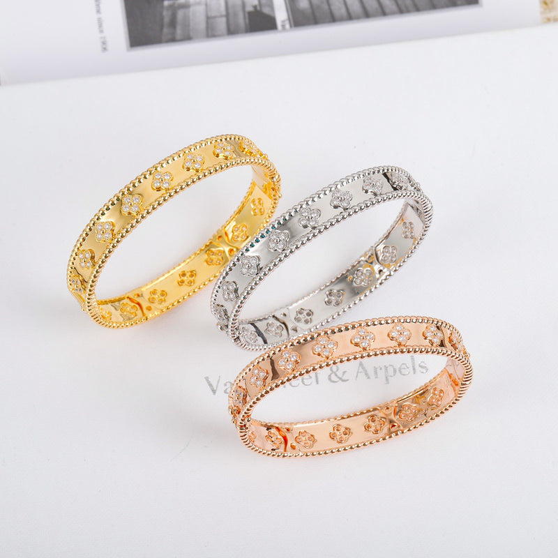 ¡®Timi¡¯CLOVER BRACELET 8MM DIAMONDS