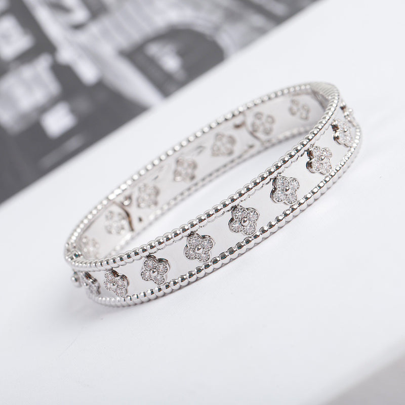 ¡®Timi¡¯CLOVER BRACELET 8MM DIAMONDS