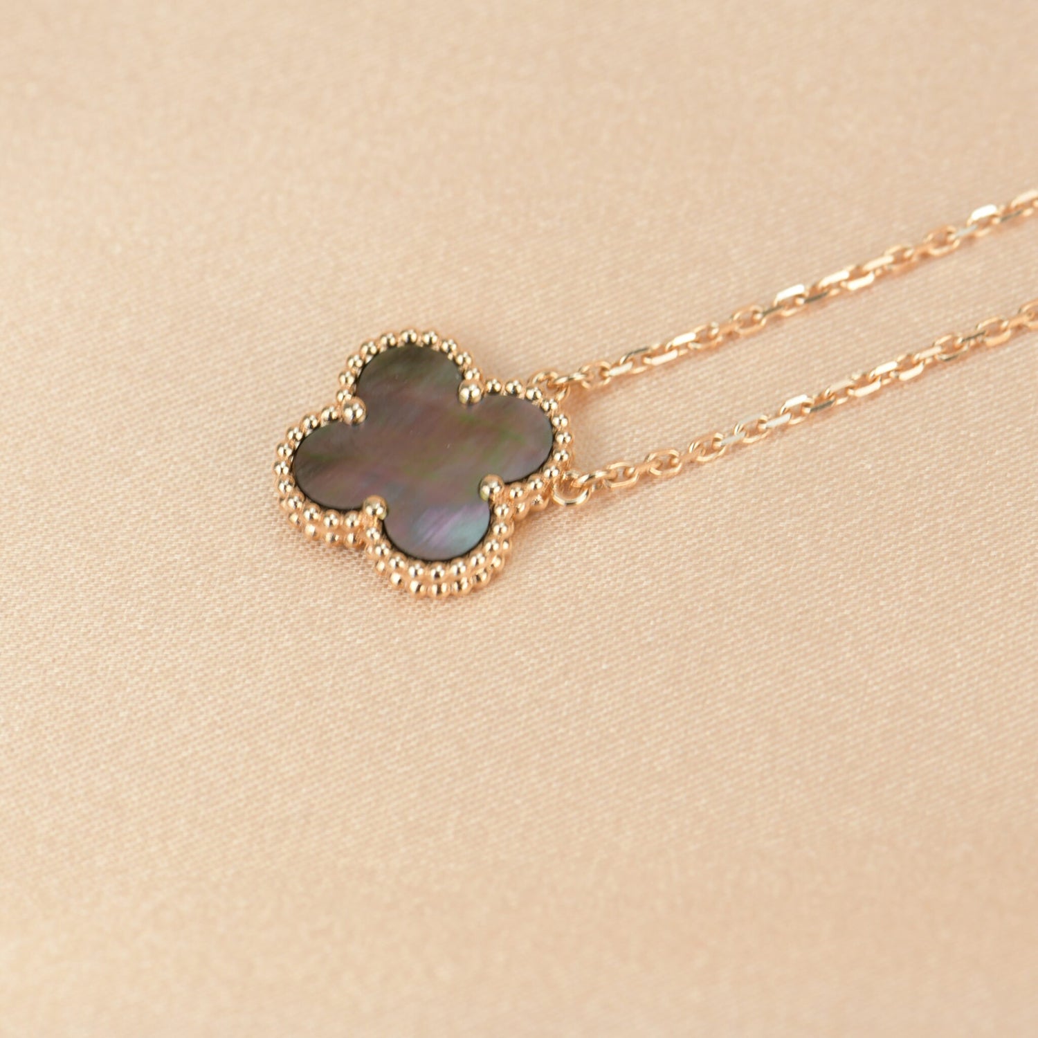 ¡®Timi¡¯CLOVER 15MM  GRAY MOTHER OF PEARL NECKLACE