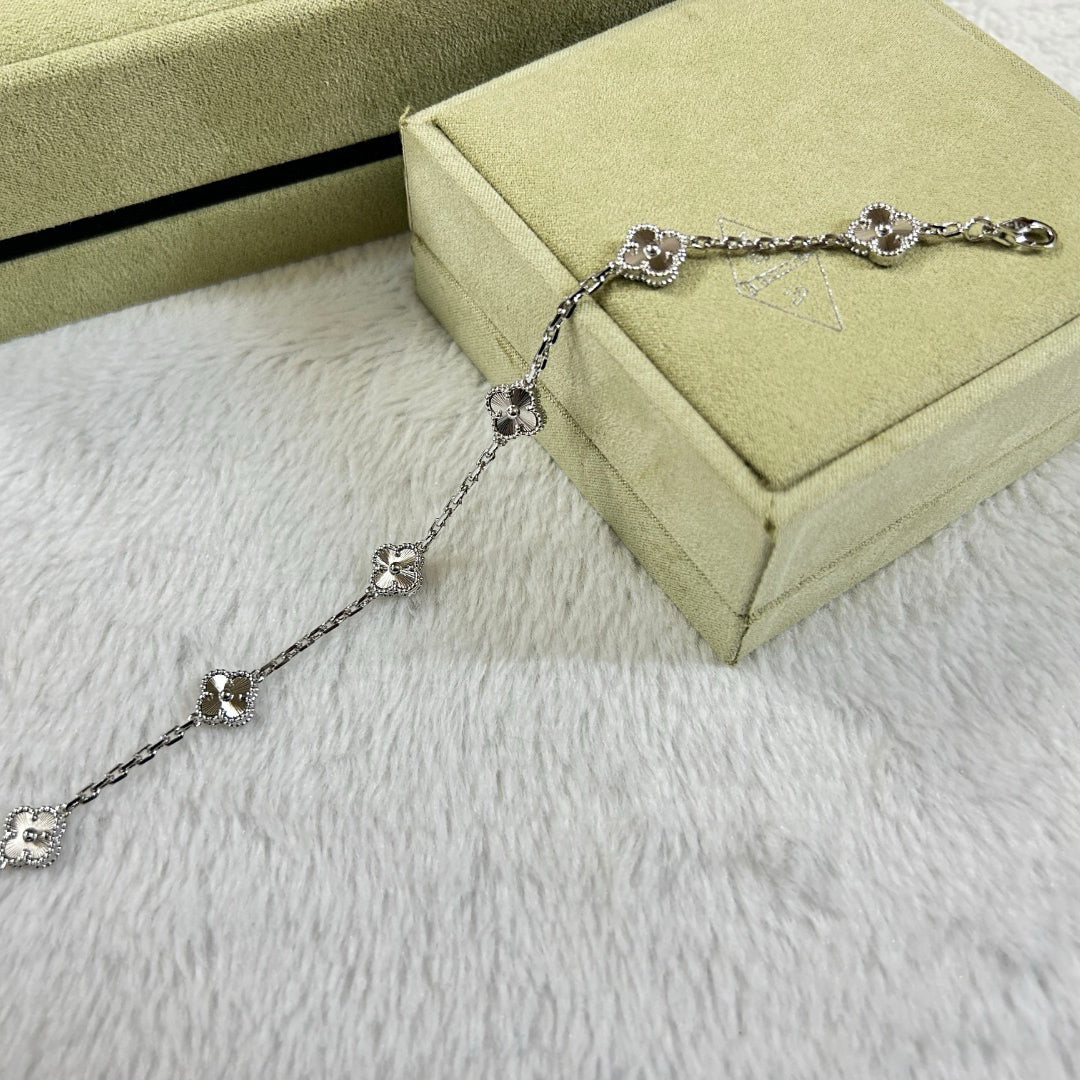 [Timi]New CLOVER 6 MOTIF DIAMOND BRACELET