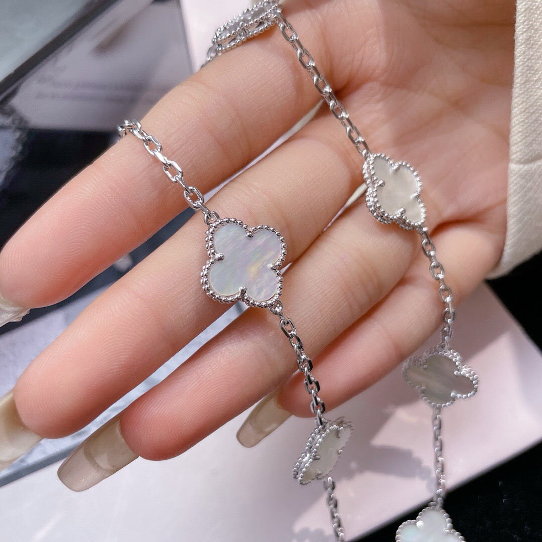 TimiCLOVER 10 MOTIFS WHITE MOTHER OF PEARL NECKLACE