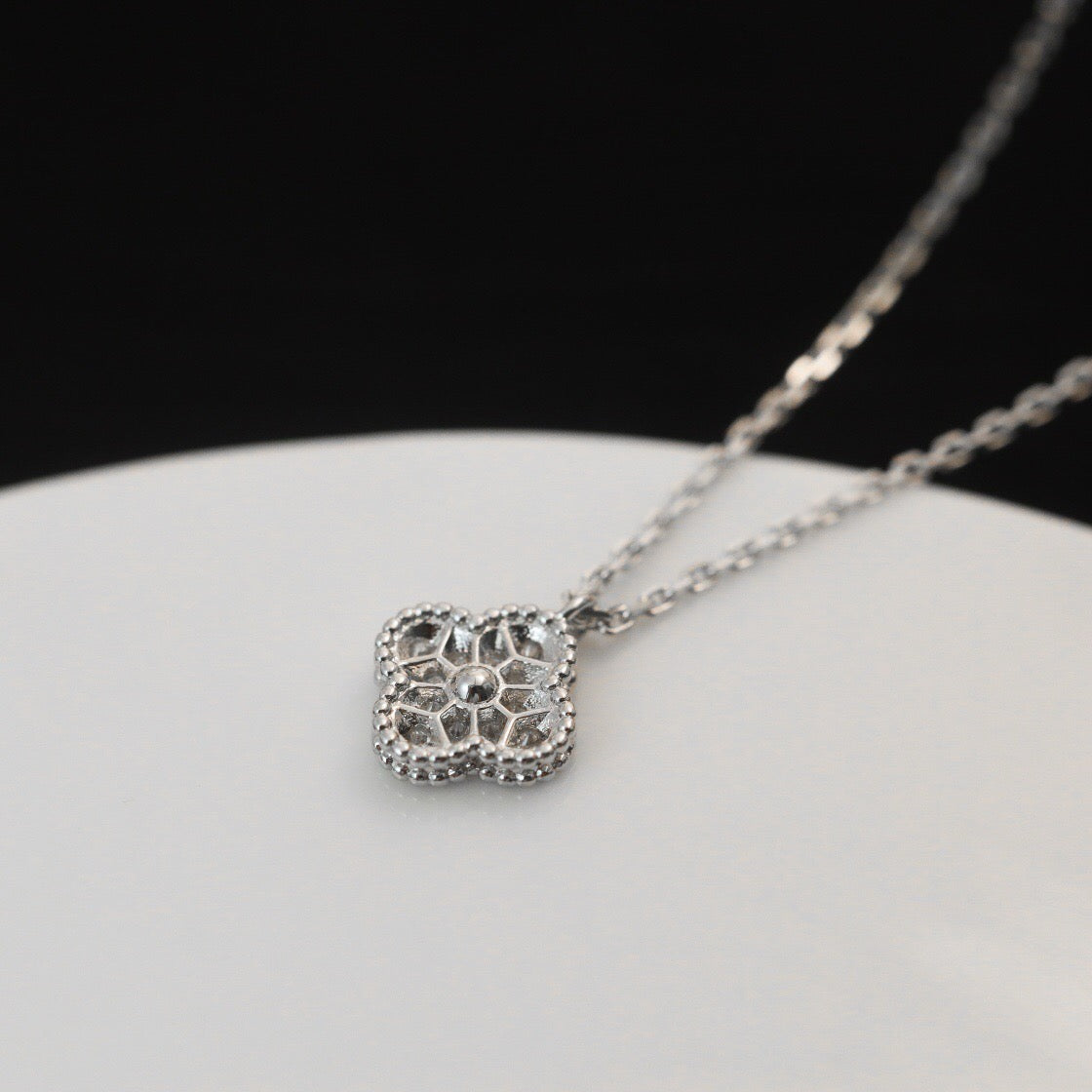 TimiCLOVER MINI 9.5MM PENDANT DIAMOND NECKLACE