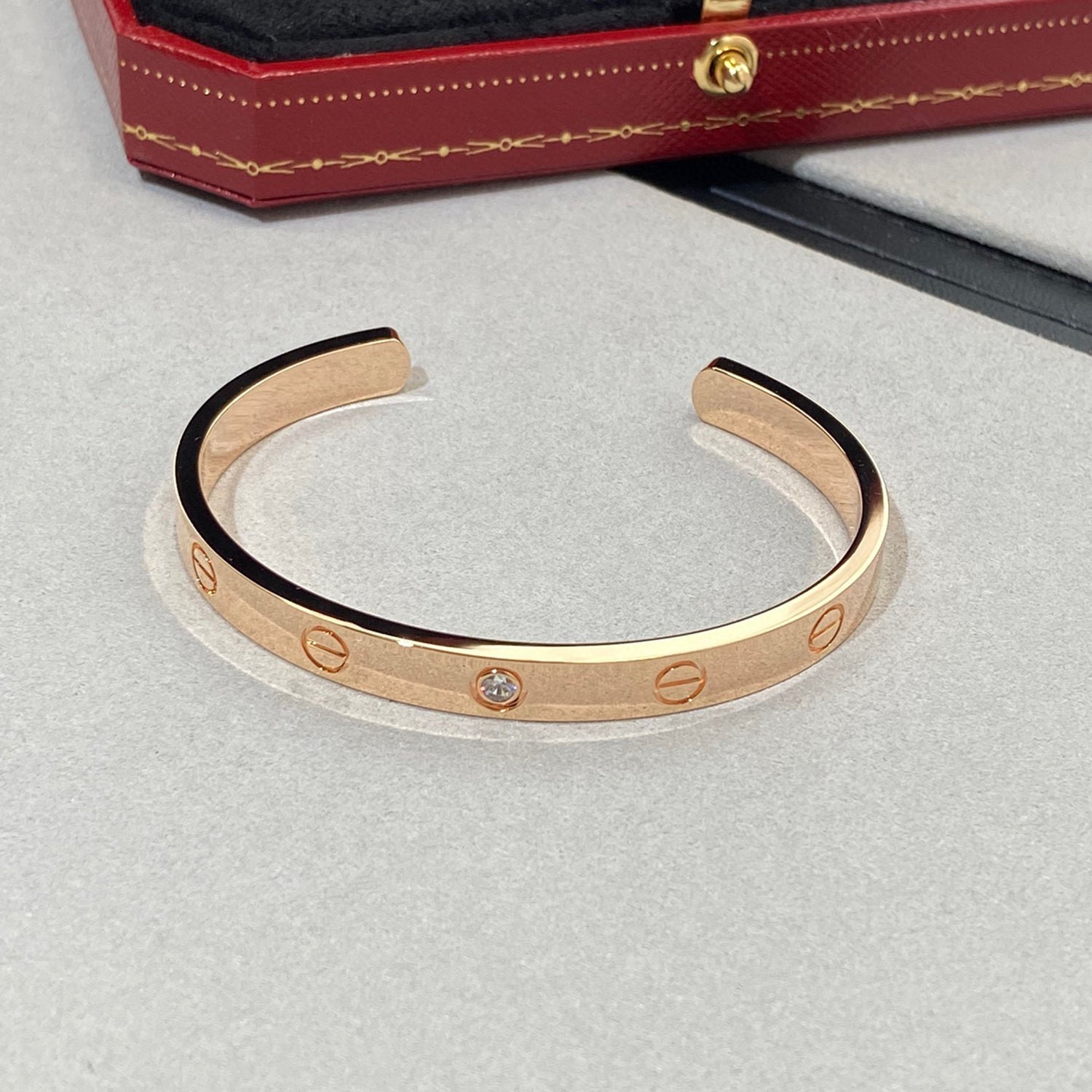¡®Timi¡¯LOVE BRACELET 6.1MM 1 DIAMOND OPEN CUFF