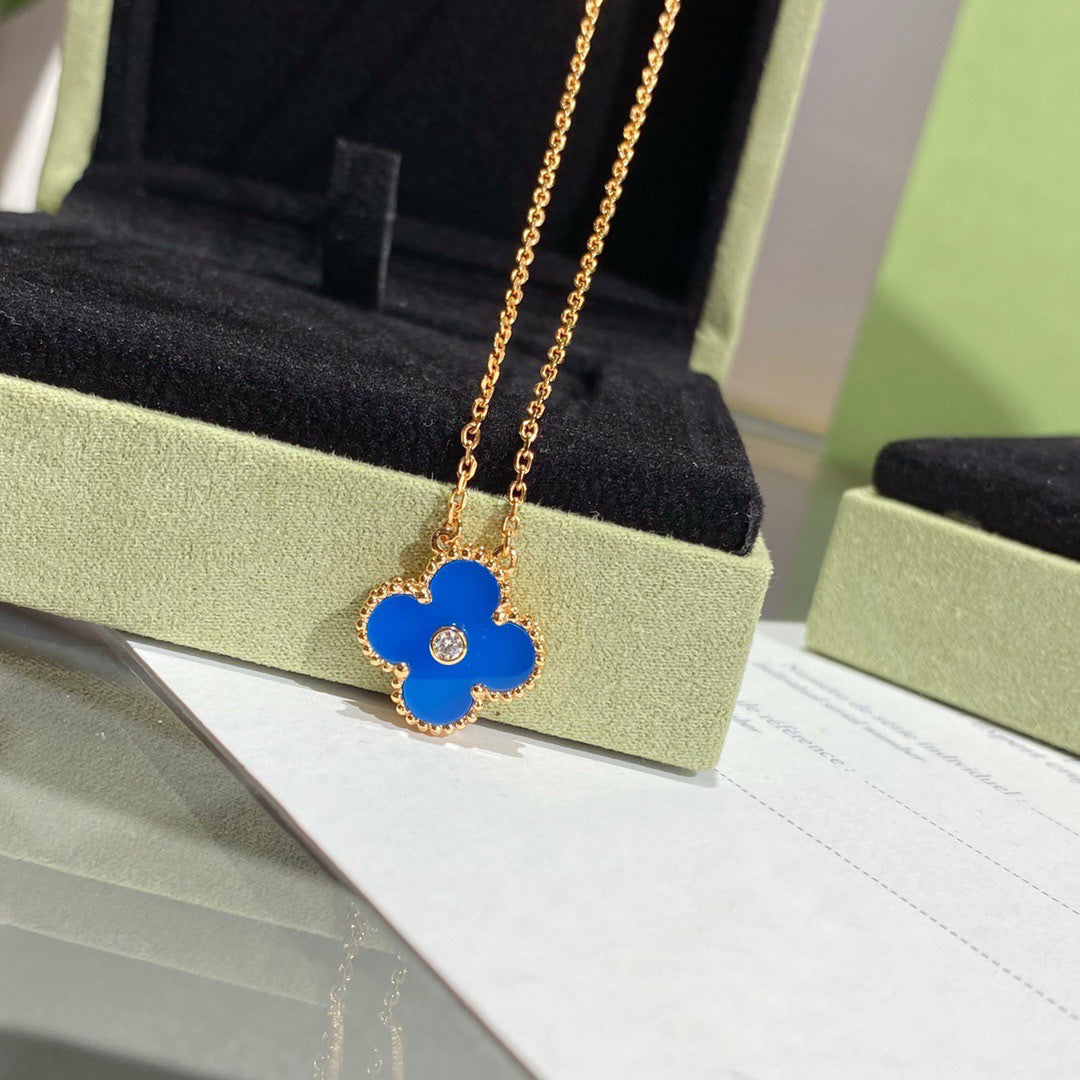 ¡®Timi¡¯CLOVER 15MM DIAMOND AND BLUE AGATE NECKLACE
