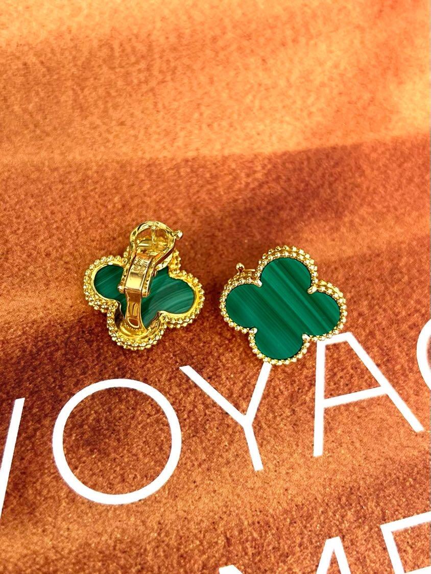 [Timi] CLOVER LARGE (20mm) 1 MOTIFS GREENER MOP STUD EARRINGS
