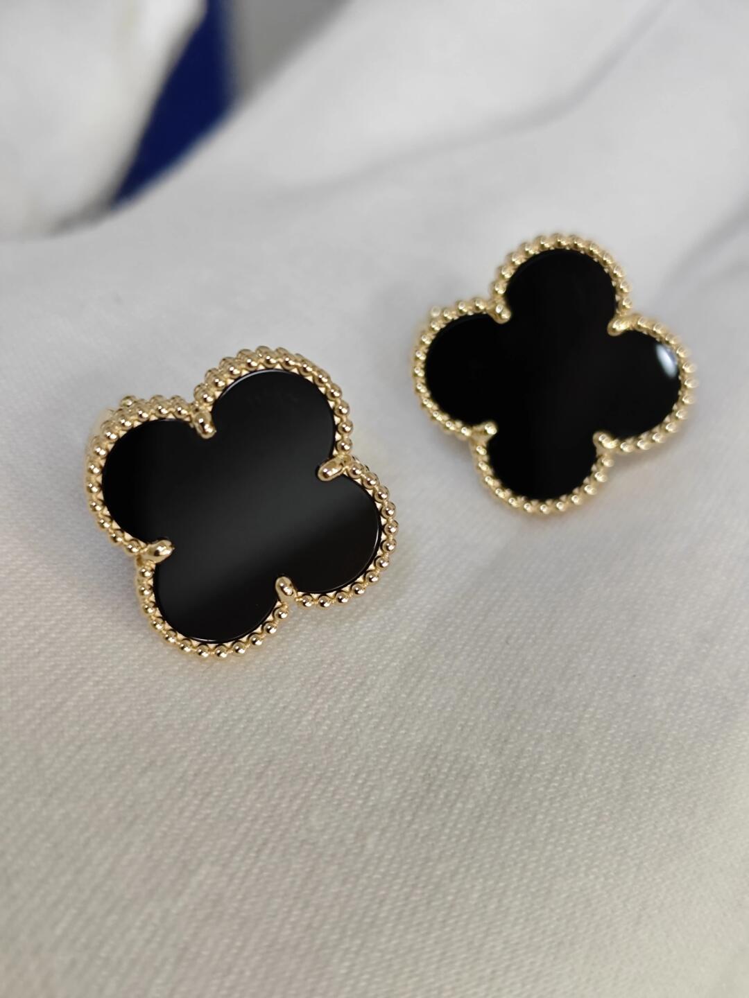 [Timi]CLOVER 20MM BLACK MOP EARRINGS