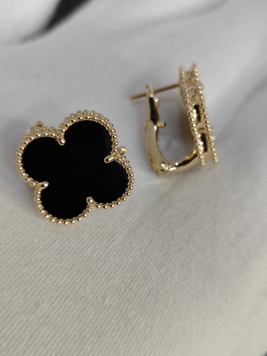 [Timi]CLOVER 20MM BLACK MOP EARRINGS