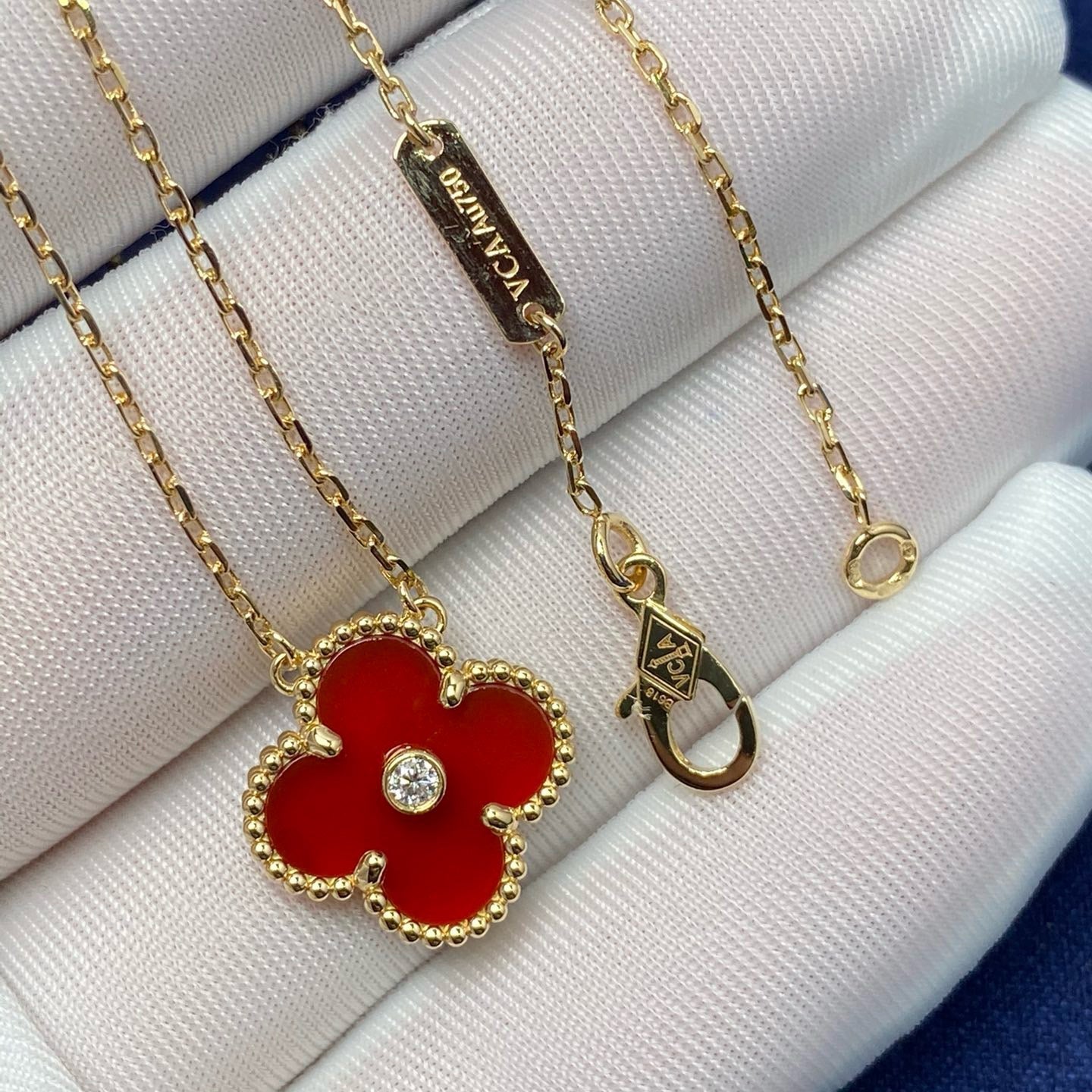 ¡®Timi¡¯CLOVER 15MM DIAMOND CARNELIAN NECKLACE