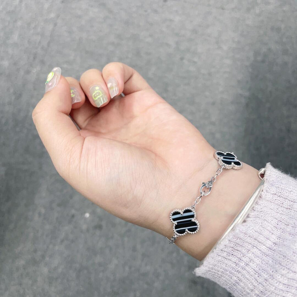 TimiCLOVER 5 MOTIF VEINED ONYX BRACELET SILVER