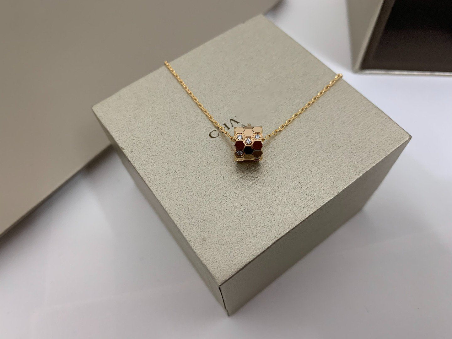 TimiBEE LOVE DIAMOND NECKLACE