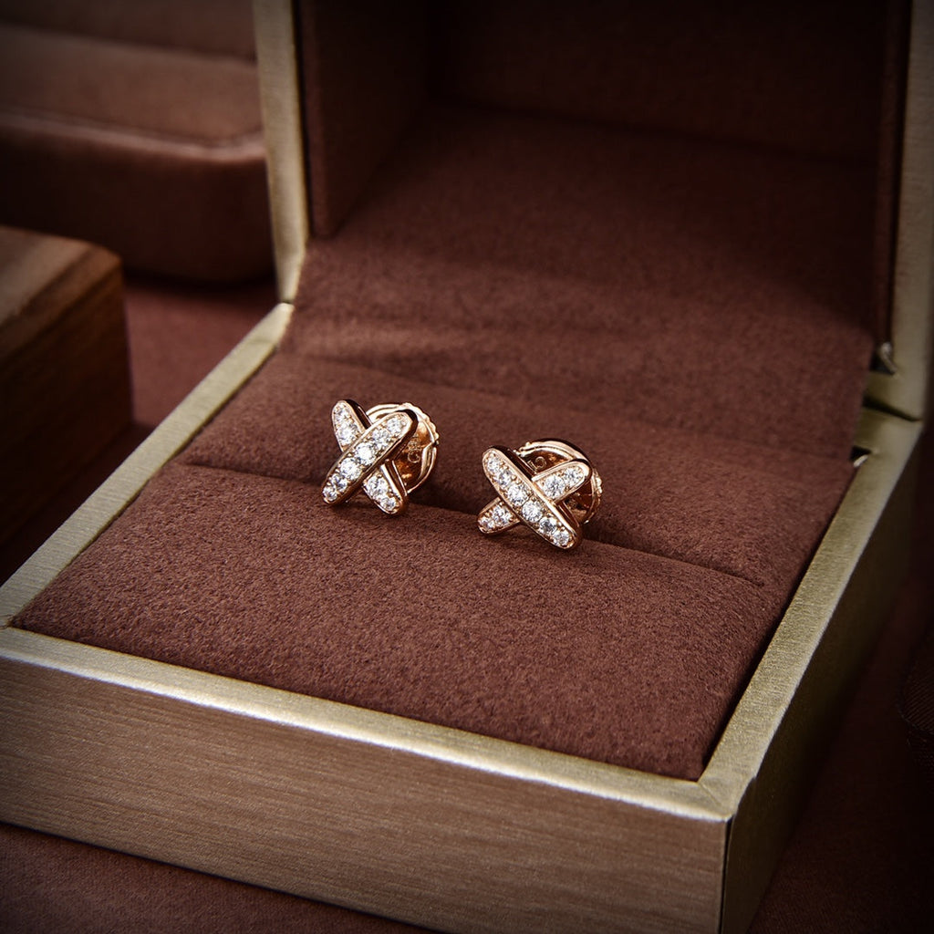 TimiJEUX DE GOLD DIAMOND EARRINGS