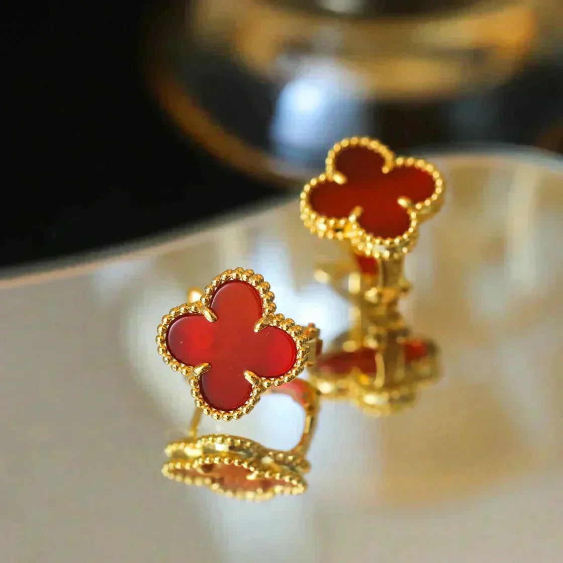 ¡®Timi¡¯CLOVER MEDIUM 1 MOTIFS CARNELIAN  EARRINGS