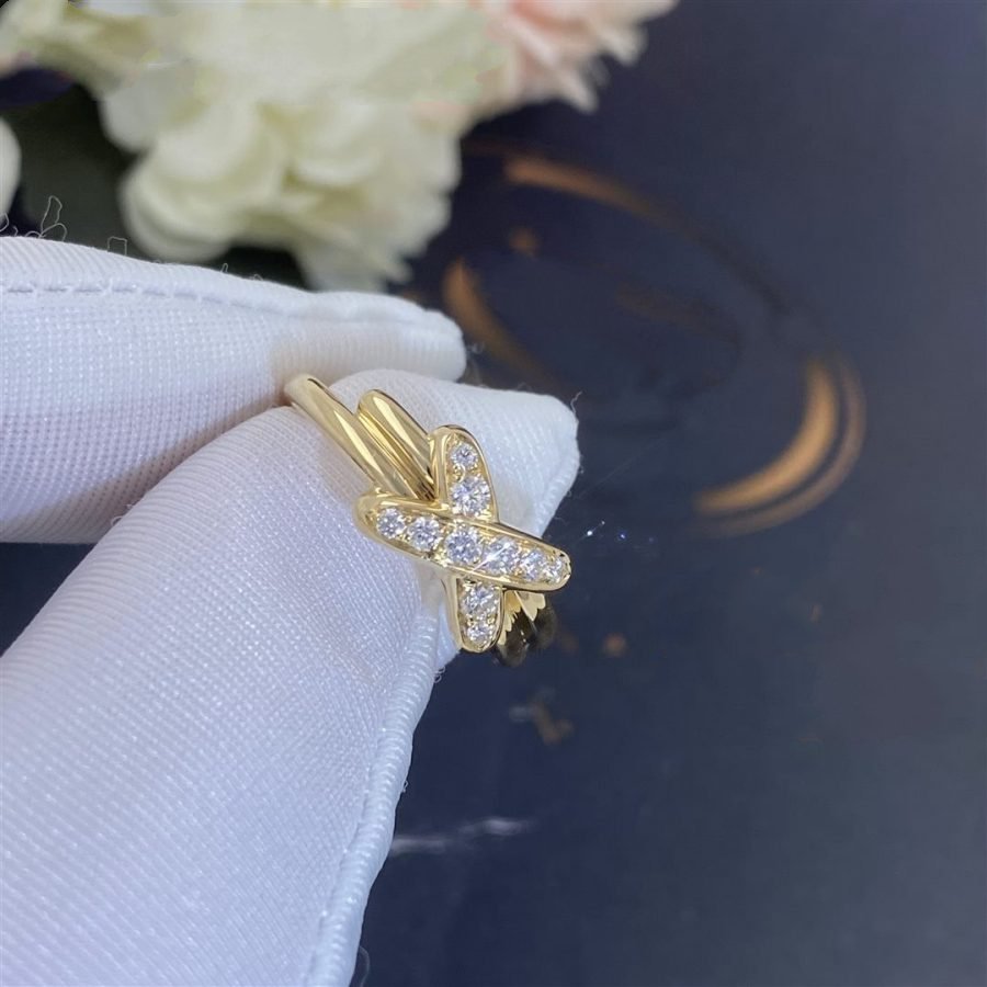 TimiJEUX DE GOLD DIAMOND RING