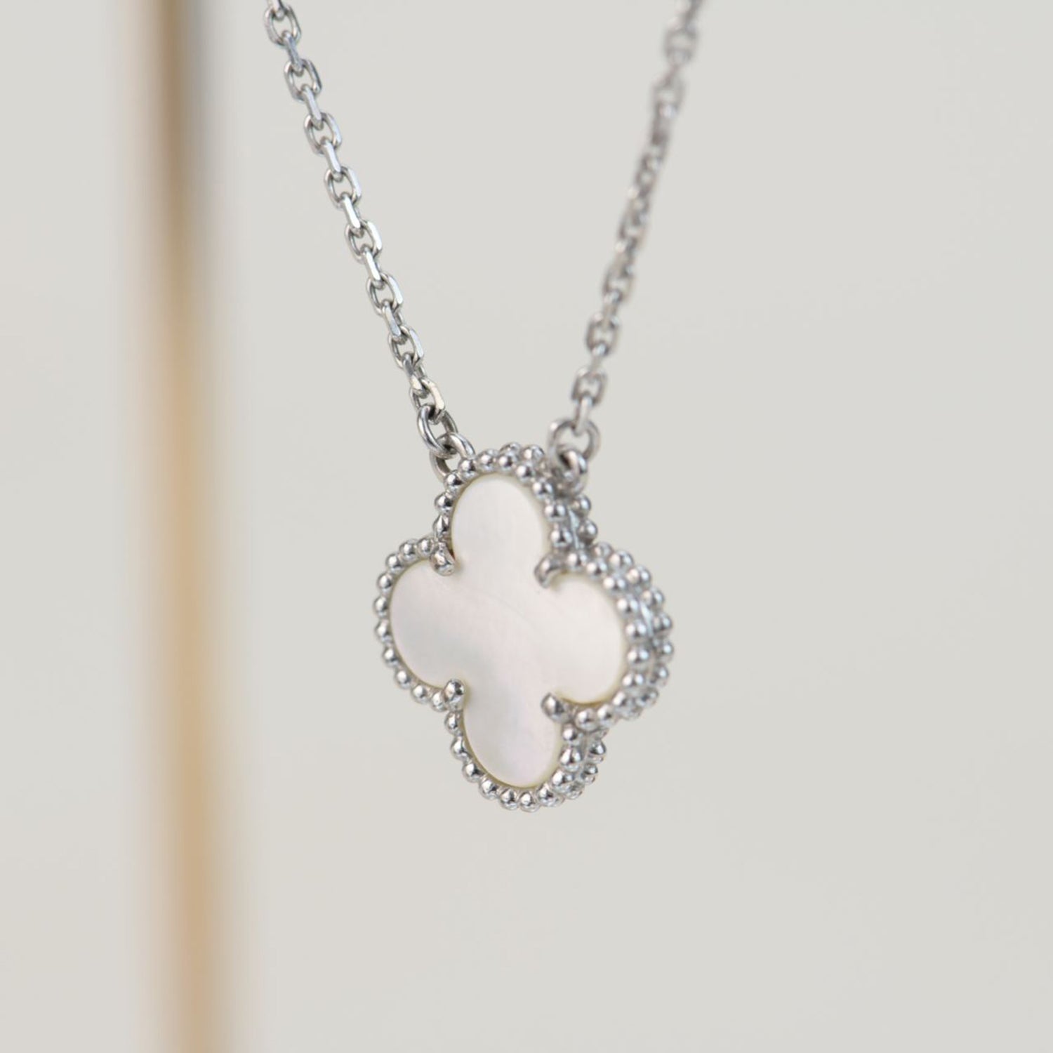 TimiCLOVER  15MM WHITE MOTHER-OF-PEARL SILVER