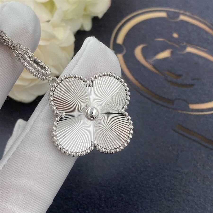 TimiCLOVER 25MM SILVER BIG CLOVER NECKLACE