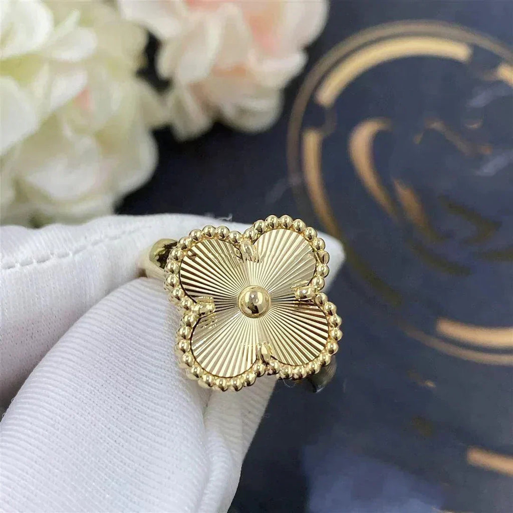 TimiCLOVER GOLD RING