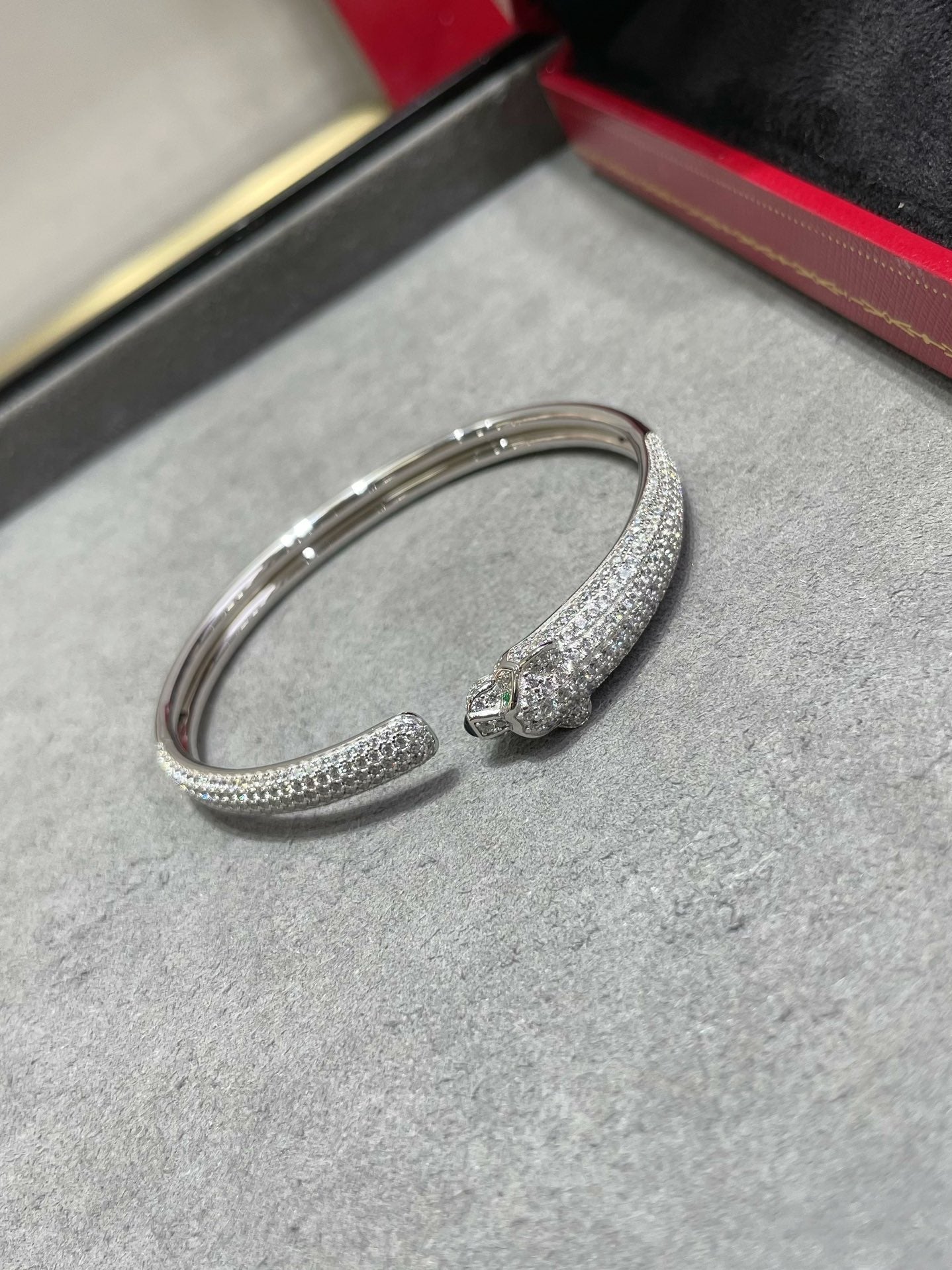 ¡®Timi¡¯PANTHERE FULL DIAMOND OPEN BRACELET
