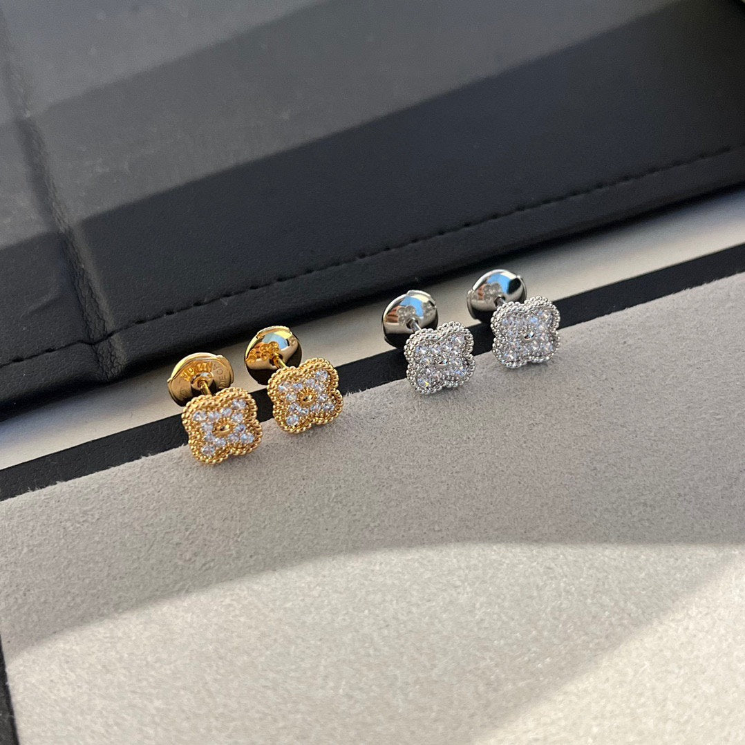 ¡®Timi¡¯CLOVER MINI DIAMOND STUD EARRINGS